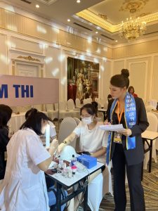 Lê Thị Diệp chấm điểm các bài thi nails nghệ thuật cuộc thi TT Nails Cup 2022