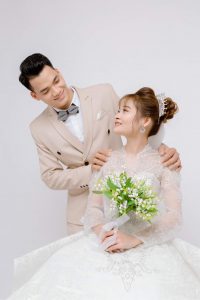 Ngọt ngào và clà cái chất khó lẫn trong mỗi tác phẩm của Amy Wedding