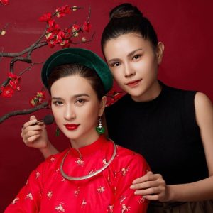 Makeup Artist Liên Hồ “họa mặt” cho diễn viên nổi tiếng