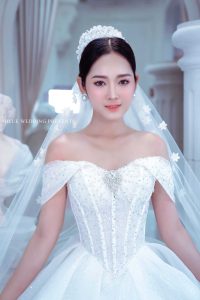 Cô dâu với vẻ đẹp ngọt lịm của Blue wedding