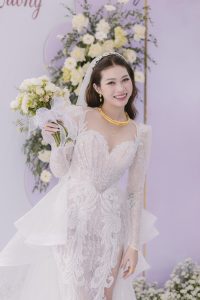 Cô dâu nhà Joyce Wedding rạng rỡ trong ngày cưới