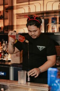 Những chiếc cocktail tinh tế, đúng vị và đúng tâm trạng được thực hiện bởi bartender Táo