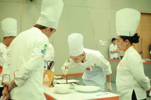 Khoảnh khắc Khánh Chef tham gia cuộc thi "Món Ngon Quán Việt."