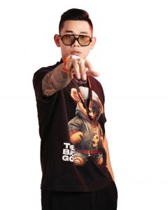 DJ/Producer Bum đã tạo nên một sự khác biệt và độc đáo bằng phong cách âm nhạc của riêng mình