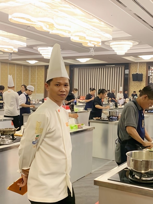 Chef Tú Nguyễn - Bếp Trưởng Điều Hành Hệ Thống Trung Tâm Hội Nghị Tiệc Cưới Diamond Place và Cố vấn Ẩm Thực tại Pandanus Resort Mũi Né