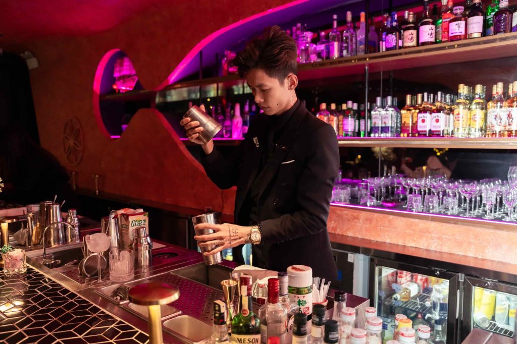 Bartender Hoàng Minh Nhật - Gương mặt trẻ có sự nghiệp ấn tượng và lan tỏa giá trị tích cực về nghề Bartender