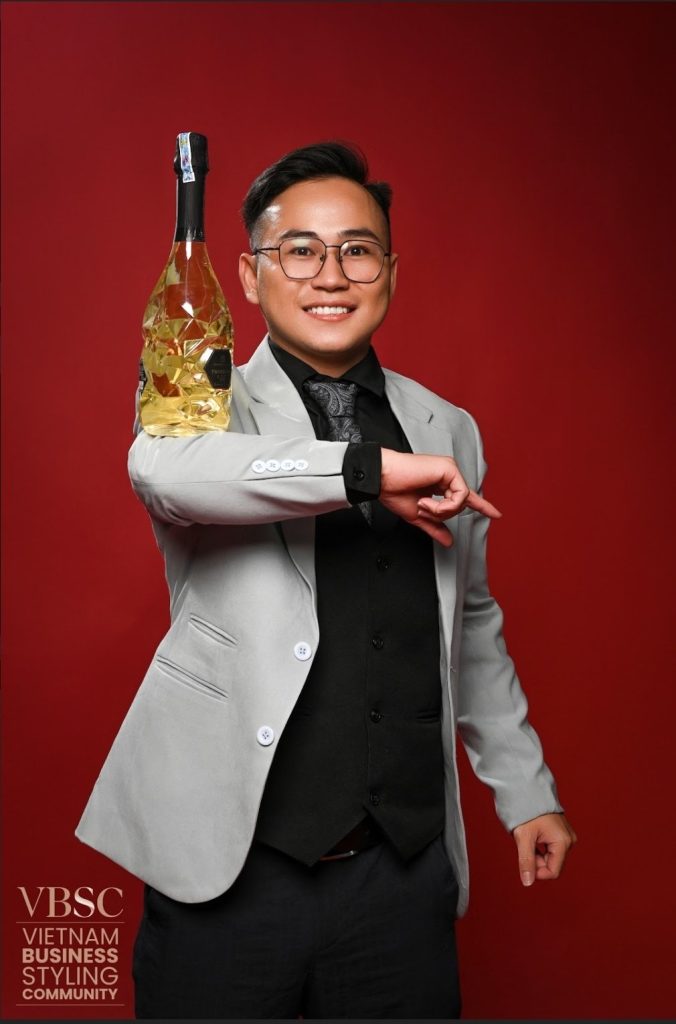 Bartender Hậu Vesper - Tạo nên những bản hòa tấu hương vị trong mỗi ly cocktail