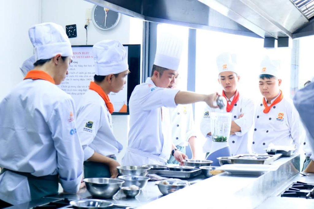 Chef Steven Nguyễn, tên thật là Nguyễn Thành Vinh