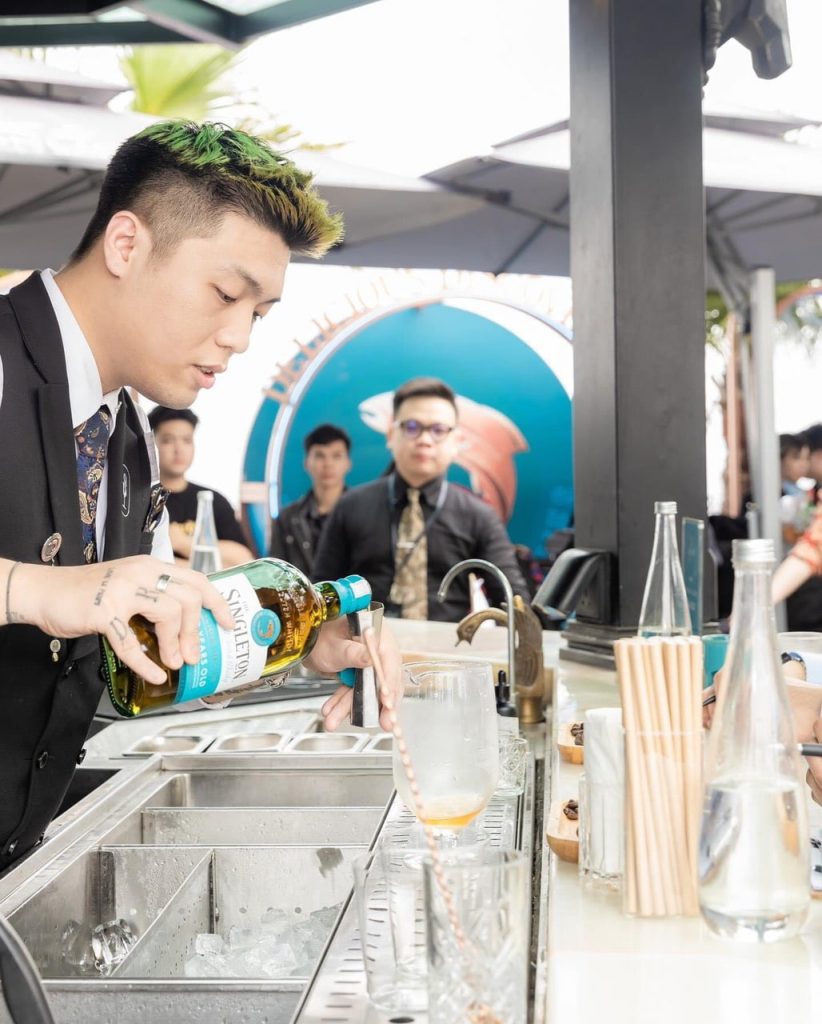 Bartender Ferb tham gia cuộc thi về pha chế đình đám với sự đầu tư lớn