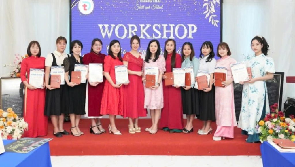 Cô giáo Mai Soạn tham gia workshop “Giáo viên toàn năng”