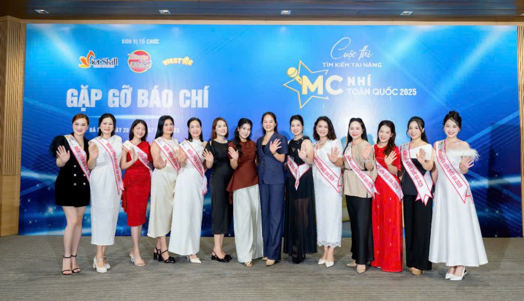 Các cô giáo - những vị HLV tận tâm đồng hành cùng các em từng bước tỏa sáng và tự tin
