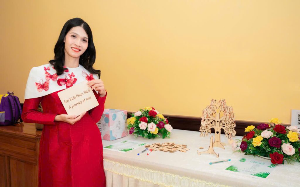 Cô giáo Nguyễn Linh