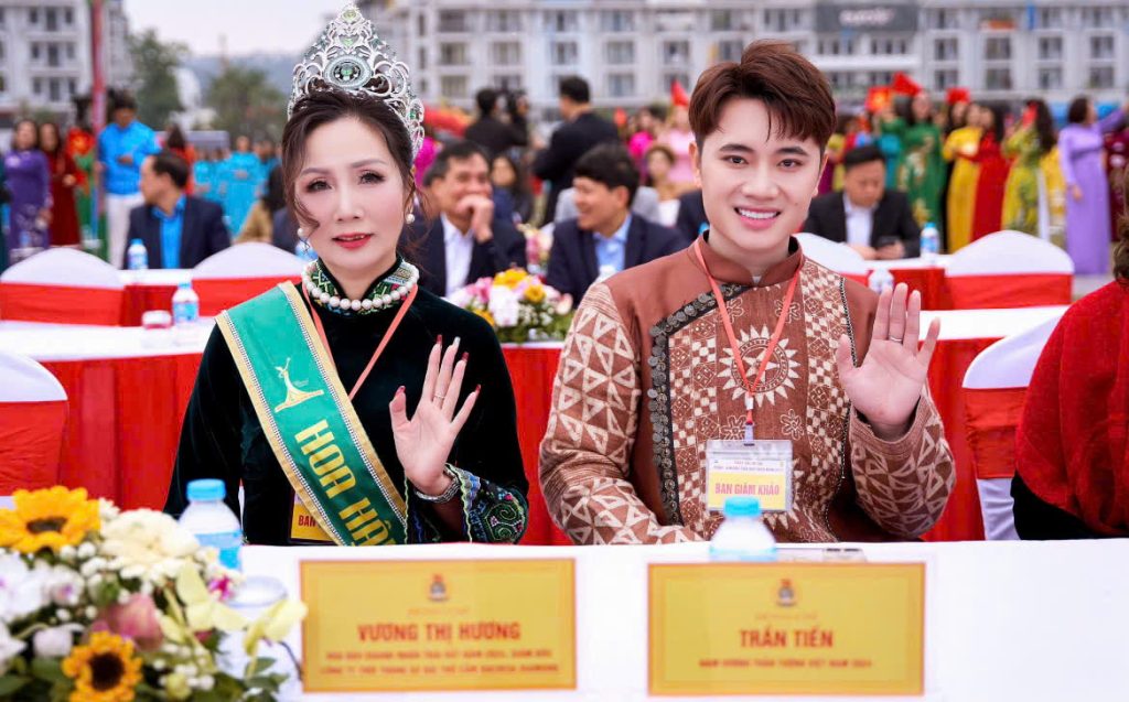 “Sắc đẹp song hành lòng nhân ái là vẻ đẹp trường tồn và ý nghĩa nhất” - NTK Vương Thị Hương tâm đắc chia sẻ