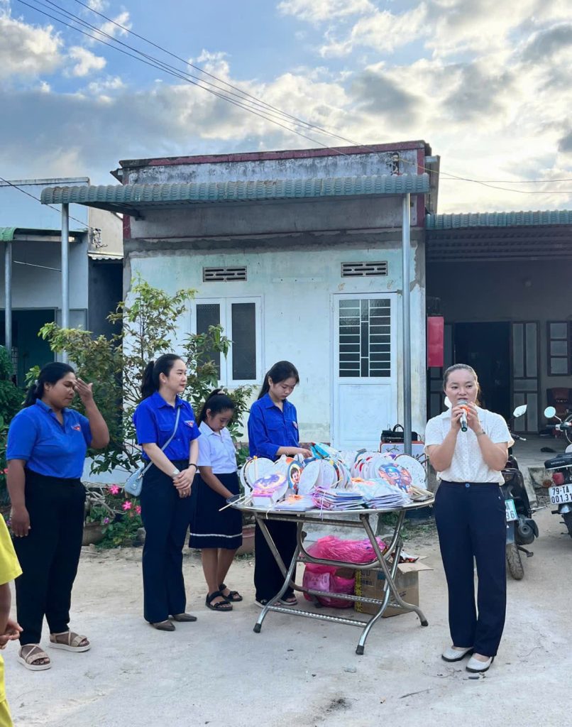 Tình yêu nghề và lòng kiên nhẫn của cô giáo Như Nguyện trở thành nguồn cảm hứng cho học trò