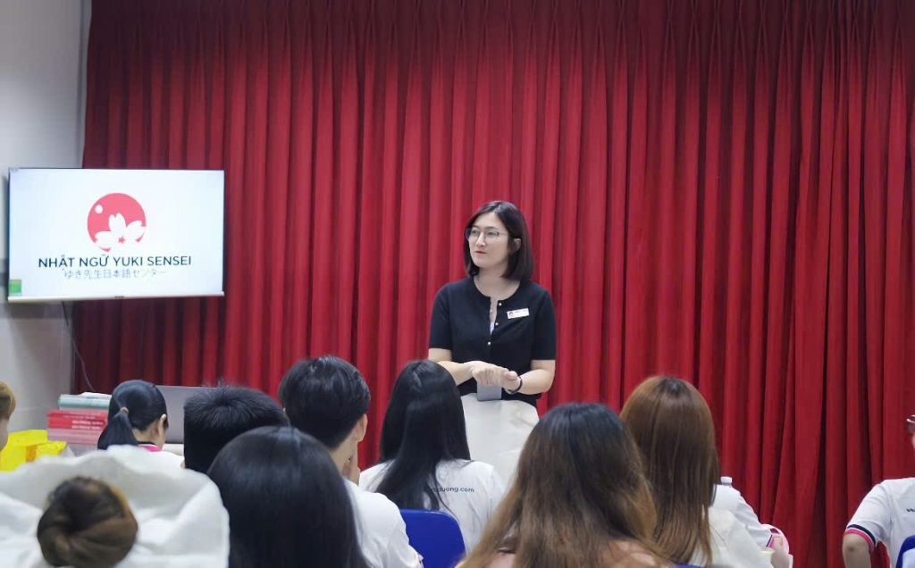 cô giáo Nguyễn Thị Tuyết Trinh 