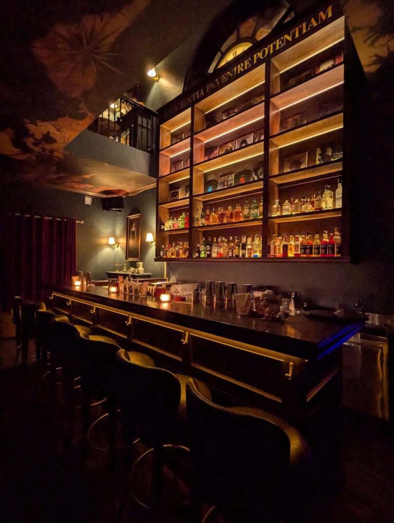 Không gian Remedy Potion Class mang dấu ấn của Bartender Quang Lương, hòa quyện giữa sáng tạo, cảm xúc và tinh thần chuyên nghiệp