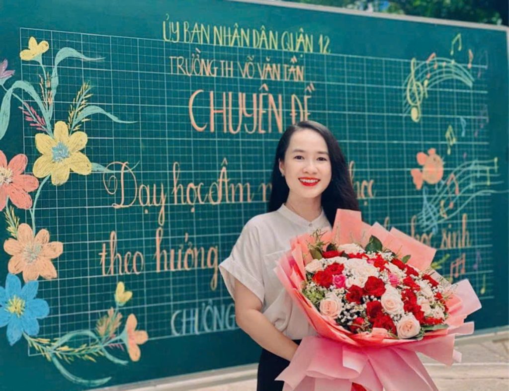 Nhà giáo Phạm Thùy Liêm - từ bục giảng đến đỉnh vinh quang Tốc chiến