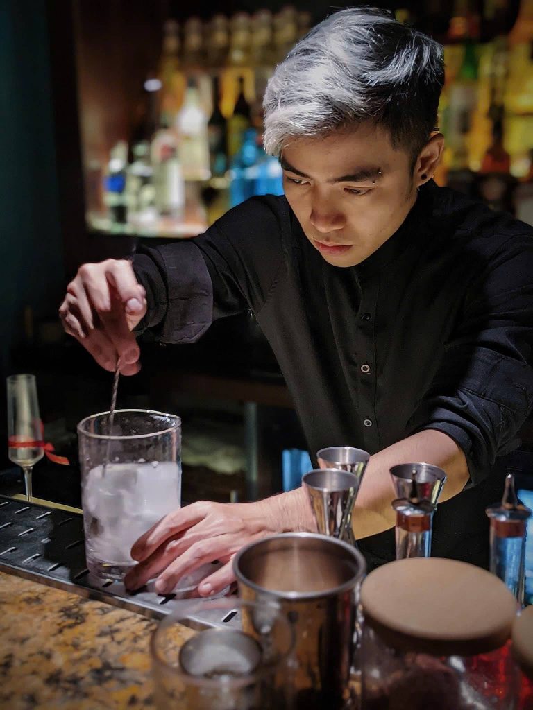 Bartender Quang Lương - Founder của Remedy Potion Class Cocktail Bar