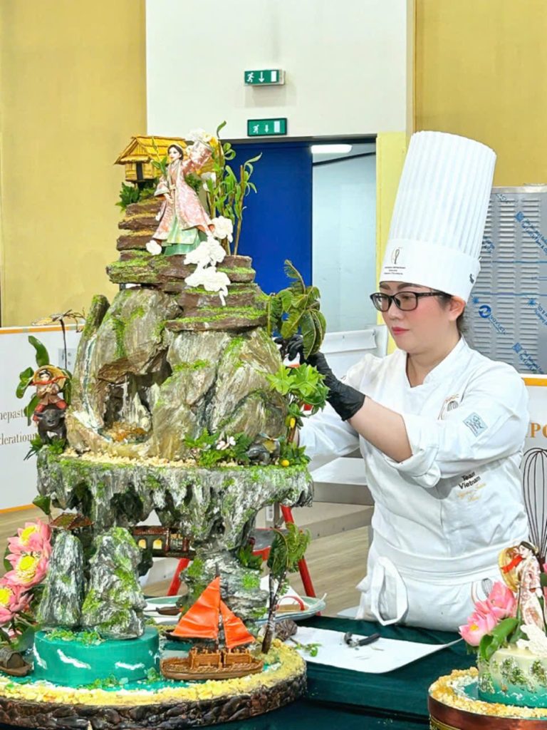 Mỗi thiết kế là một câu chuyện văn hoá được Nghệ nhân Lâm Ngọc Trân gửi gắm bằng đôi tay tài hoa