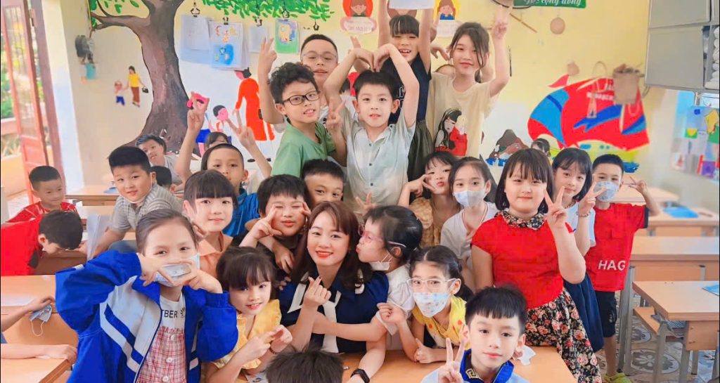 Hơn 10 năm gắn bó với nghề là hành trình bền bỉ và nhiều thử thách của Cô giáo Vân Triều