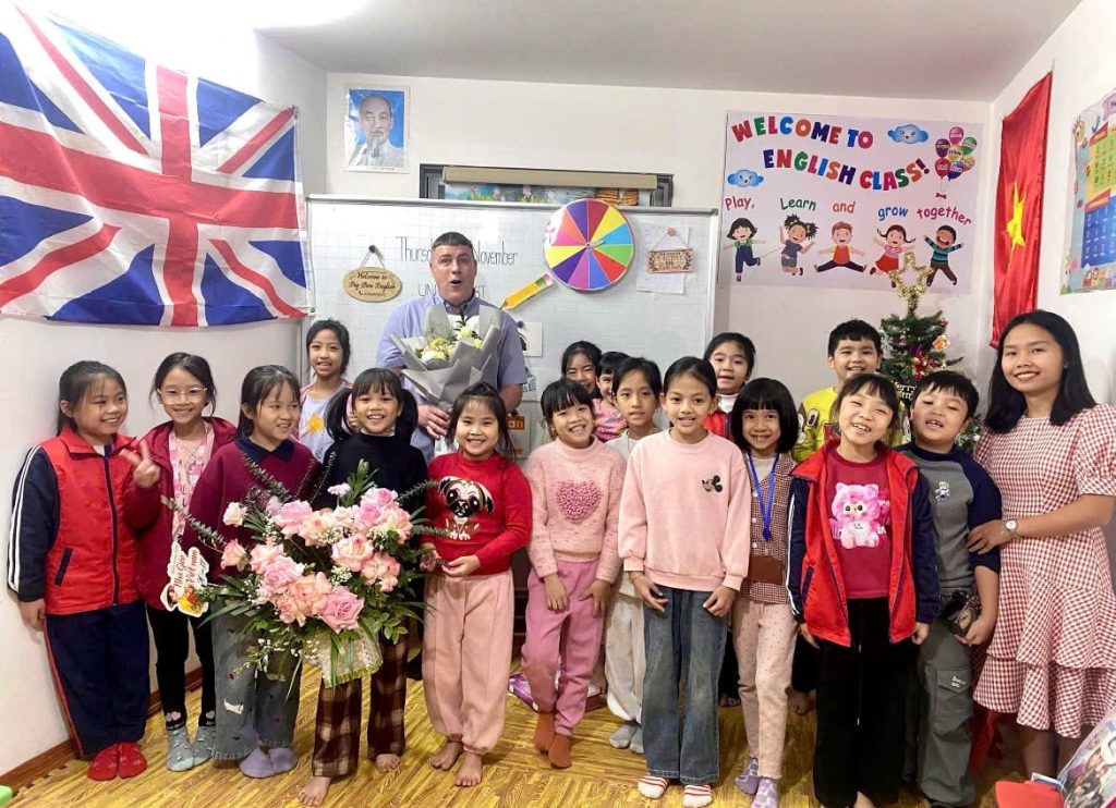 Cô giáo Khánh Xuân coi giáo dục sớm là con đường gieo nền móng song ngữ cho thế hệ tương lai