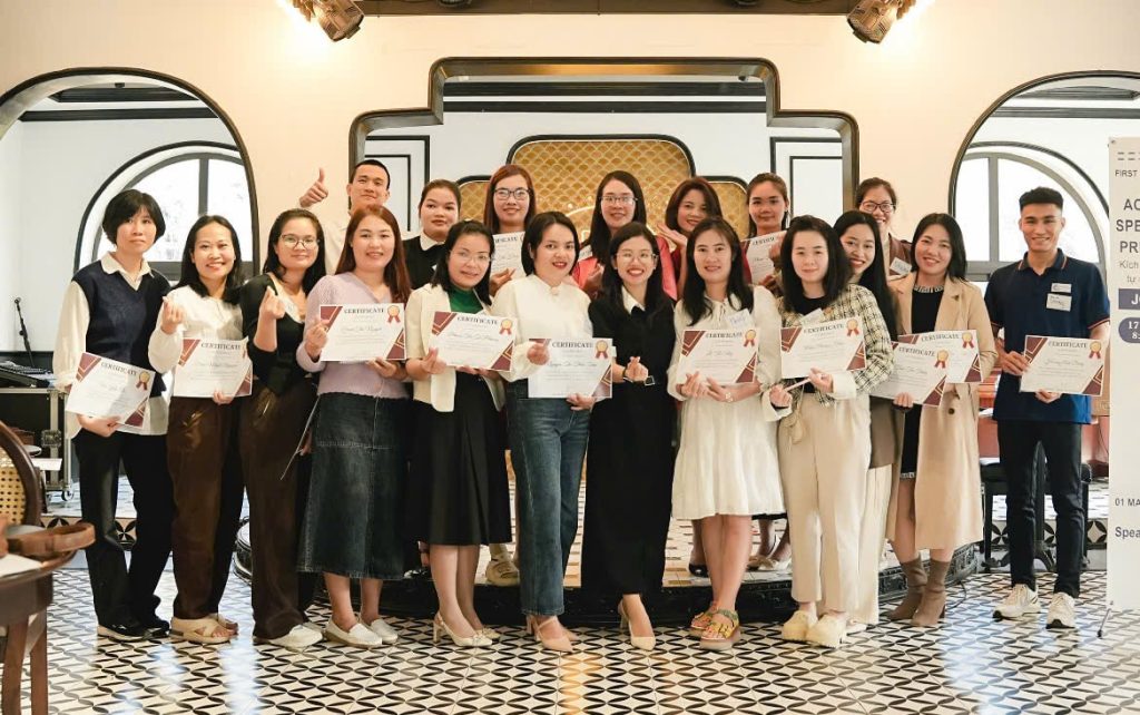 Cô Linh tổ chức Workshop cộng đồng 