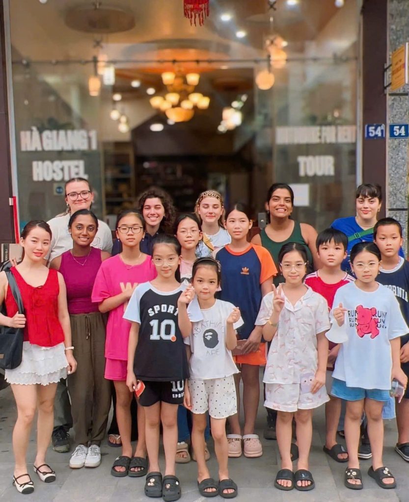 Cô giáo Vân Triều tin rằng yêu thích là nền tảng vững chắc nhất của việc học ngoại ngữ