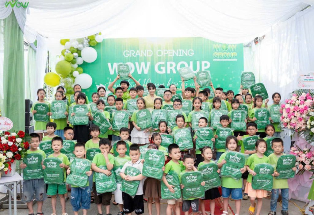 WOW Group mong muốn đưa tiếng Anh và kỹ năng sống đến gần hơn với học sinh địa phương
