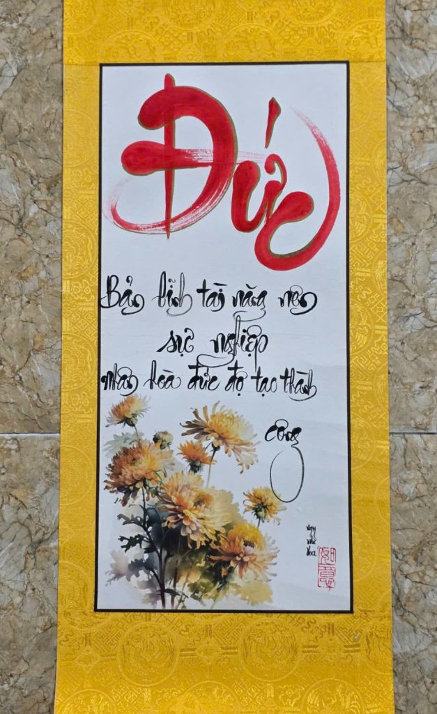 Chữ “Đức” và triết lý sống an nhiên qua nét bút thư pháp của Cô giáo Ngụy Như Hoa