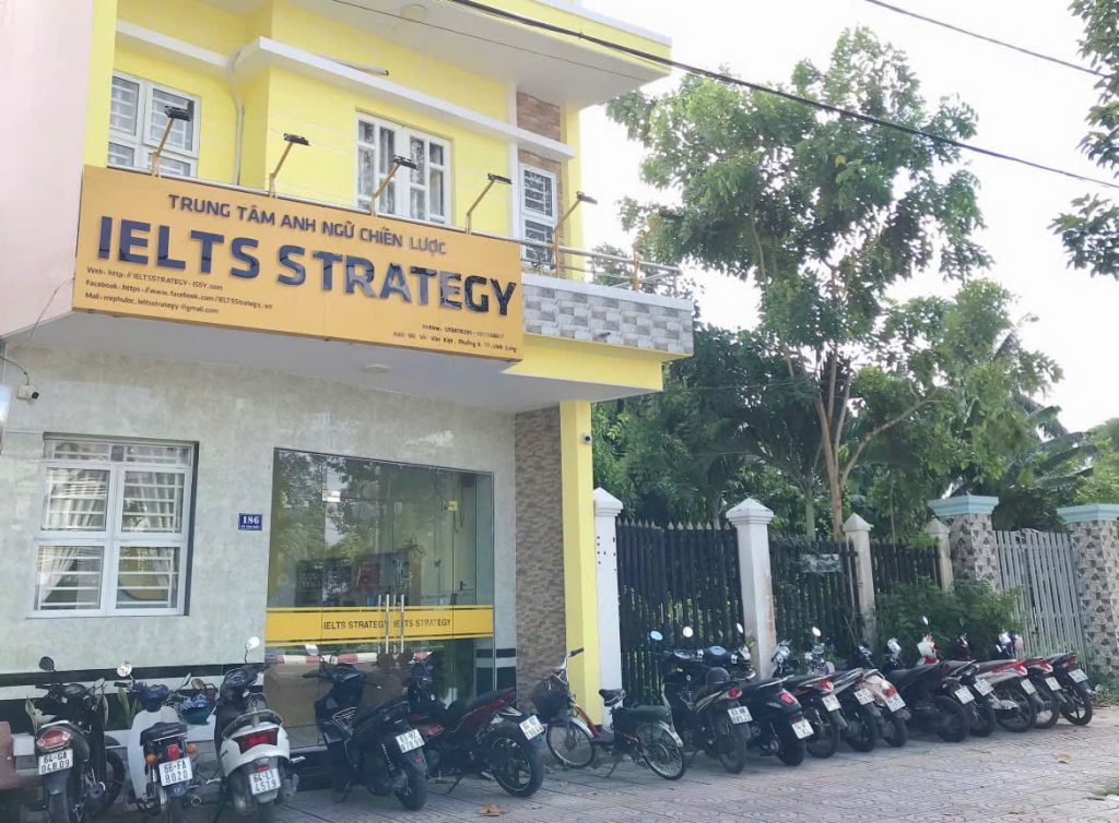 Môi trường học tập tại Trung tâm Anh ngữ Ielts Strategy được xây dựng phù hợp dành cho người mất gốc hoặc nền tảng chưa vững 