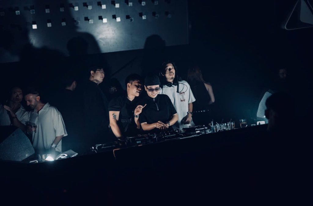 10 năm qua, DJ/Producer Dustin Nguyen vẫn kể câu chuyện của mình bằng sự kiên trì và chân thật