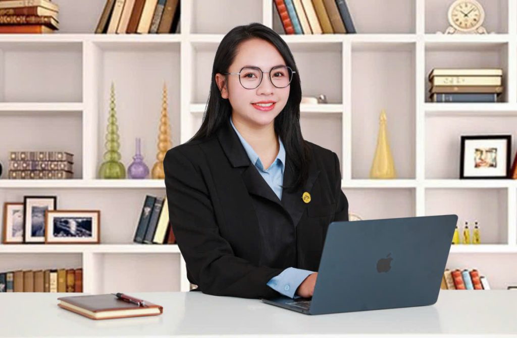 Ms. Lyly, người sáng lập trung tâm Ngoại Ngữ Creative English Center