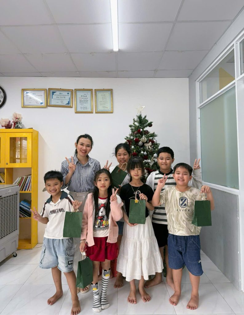 Cô giáo Diệp Thuý My lặng lẽ gieo mầm yêu thương tại Cam Lâm