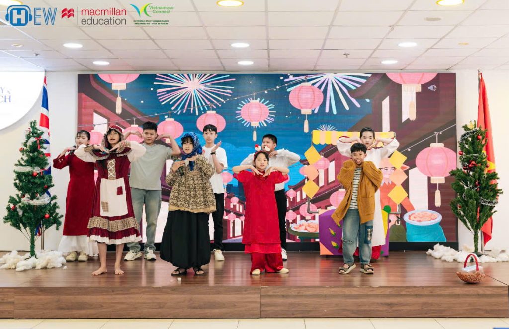 Tiết mục “The Little Match Girl” của Trung Tâm Ngoại Ngữ Việt Mỹ Tây Nguyên