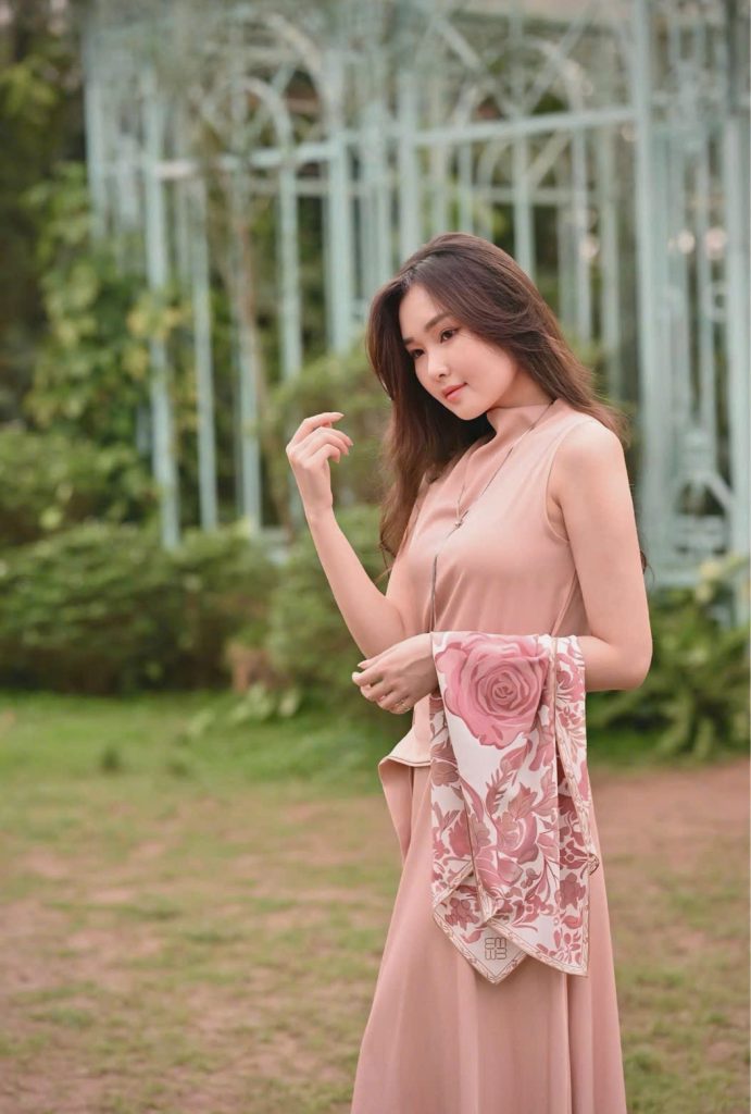 Từ tư duy sáng tạo nội tâm, Minh Trang định nghĩa lại giá trị của khăn lụa MALANÉ