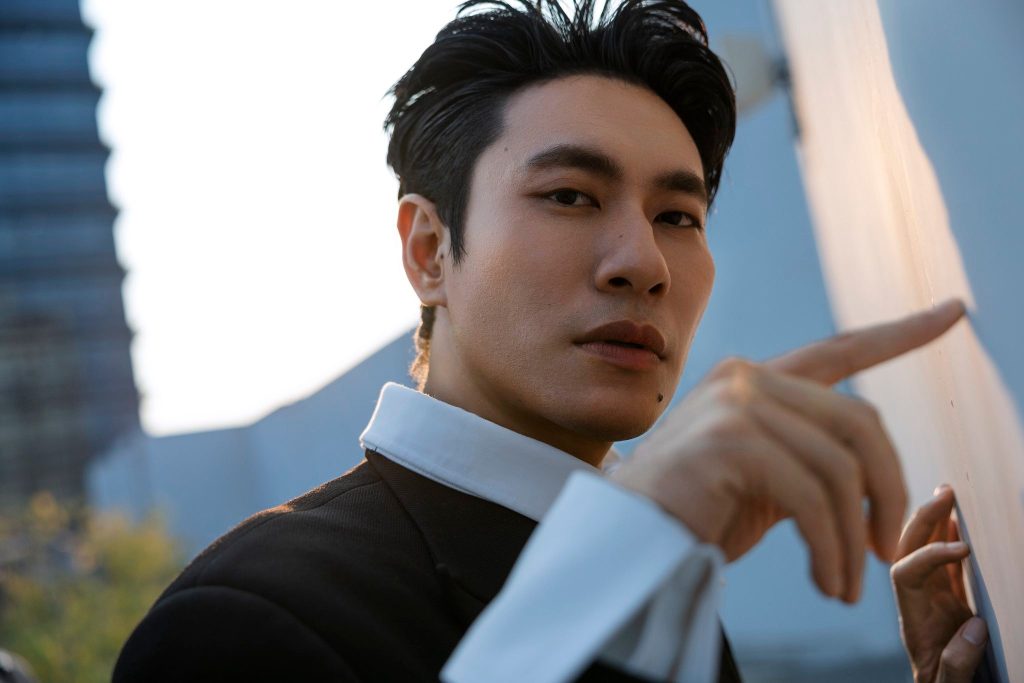 Kiều Minh Tuấn lập kỷ lục doanh thu với loạt phim trăm tỷ tại phòng vé Việt