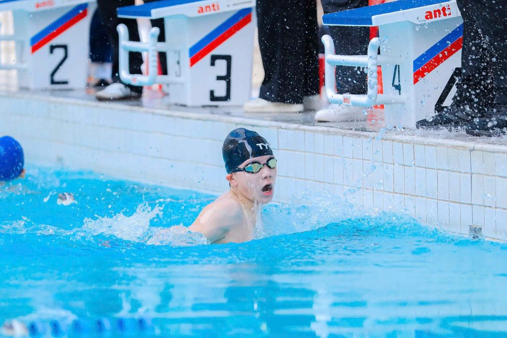 Bên cạnh bơi lội, VĐV Nguyễn Thanh Quang còn tích cực chạy bộ để rèn luyện sức bền và sự linh hoạt cho cơ thể