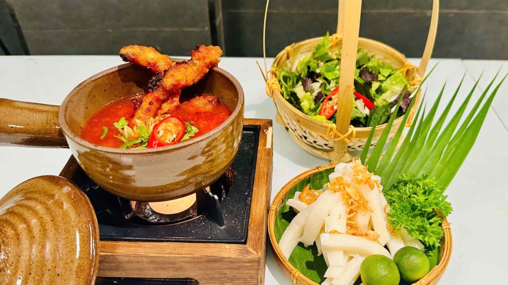 Chef Phạm Sĩ Hùng làm mới ẩm thực Việt trên nền tảng truyền thống