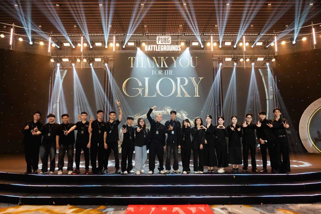 Event Director Thành An cùng đội ngũ Backstage Communication phụ trách vận hành và điều phối hậu trường cho sự kiện