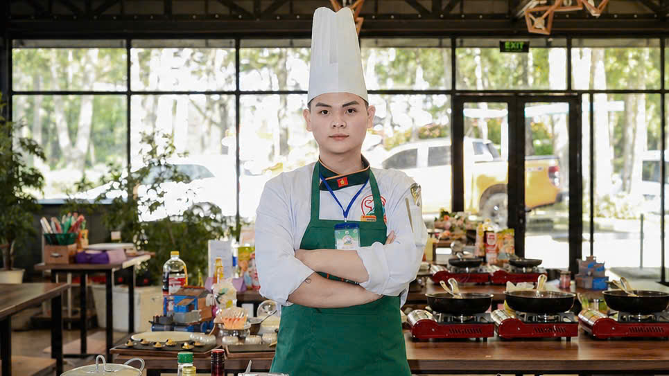 Đầu bếp Louis Nguyễn