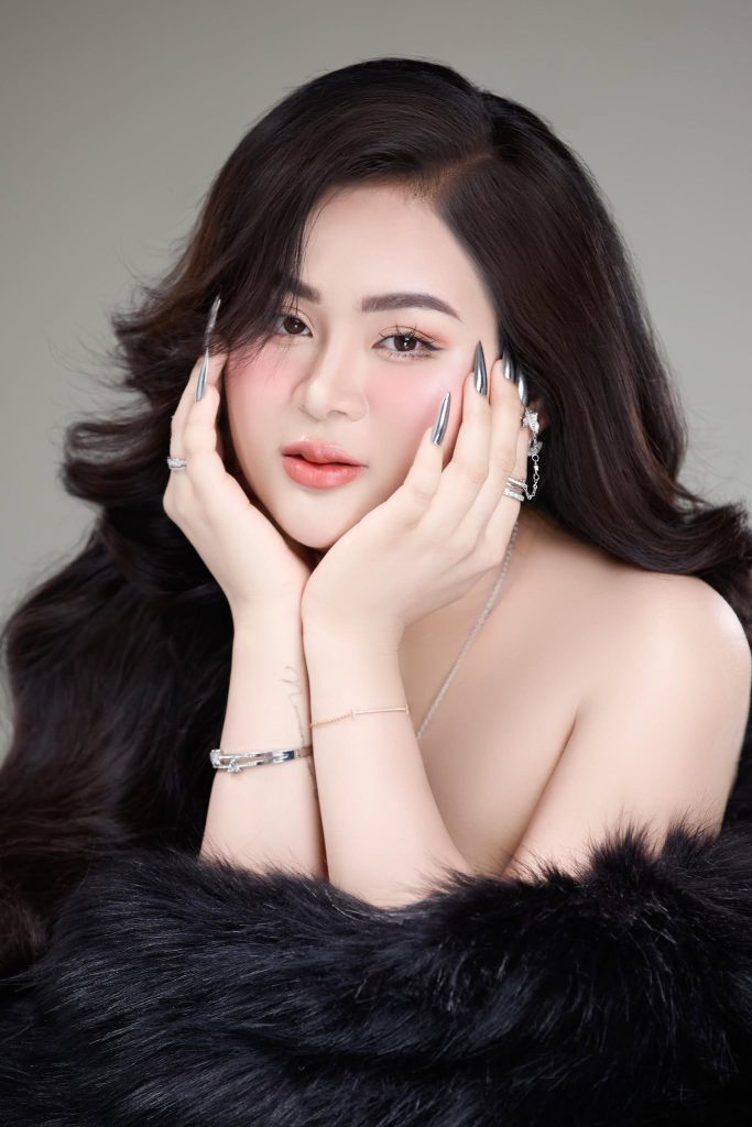 Kim Khả Oanh