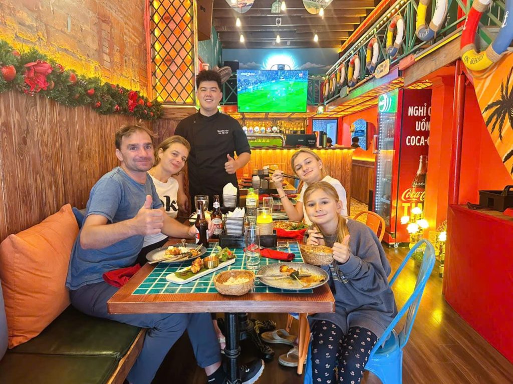 Đầu bếp Trần Đức Việt lựa chọn làm nghề bằng sự bền bỉ