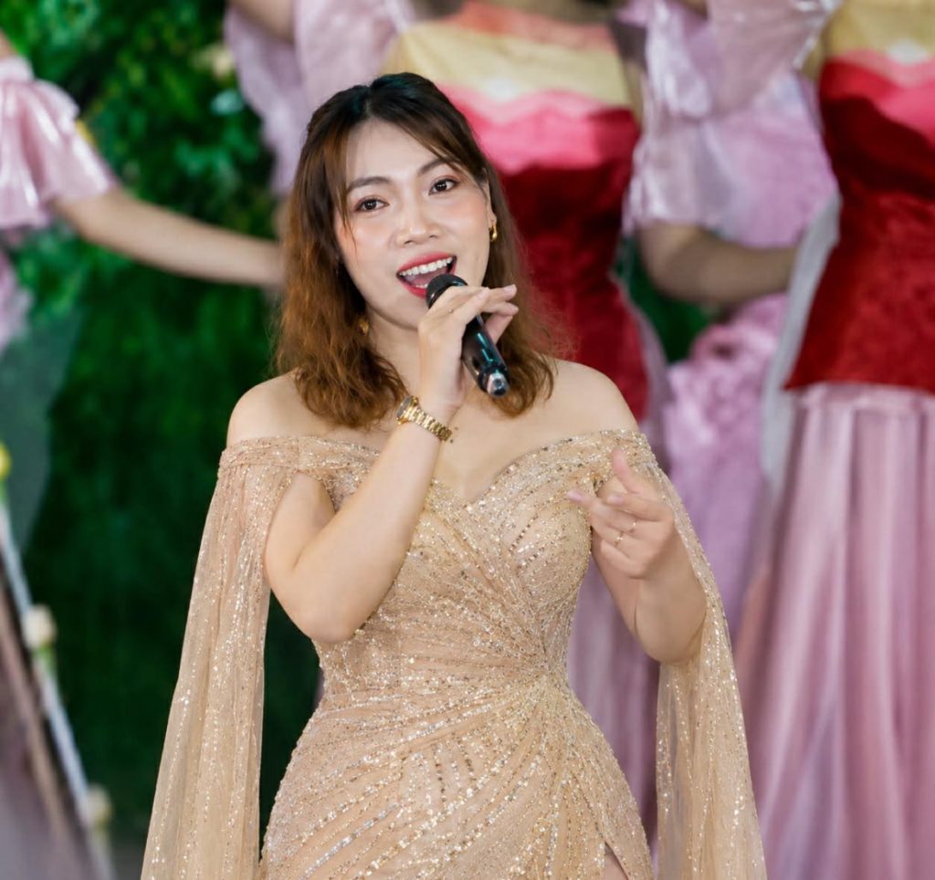 Cô giáo Phạm Tuyết - Người sáng lập Trung tâm Nhạc - Họa Tuyết Thiên Ân truyền cảm hứng bằng tình yêu nghệ thuật và sự tận tâm