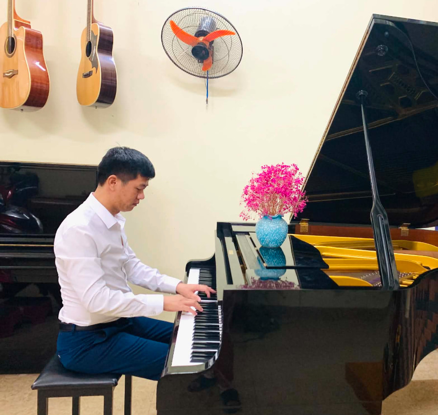Monca Talent được anh Trần Quốc Hiệp phát triển từ tình yêu dành cho piano và nghệ thuật
