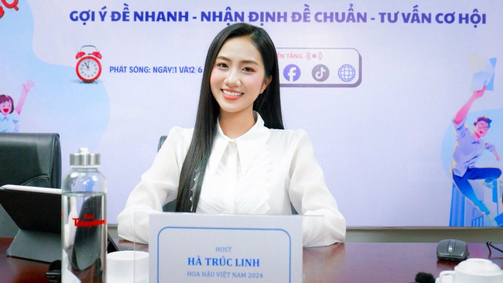 Hoa hậu Hà Trúc Linh “nuốt mic” trên livestream khi giải đề Văn quốc gia cực mượt