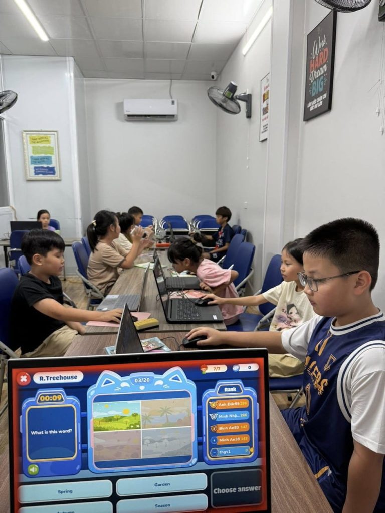 Môi trường học tập hiện đại được Ms. Susan kết hợp giữa ngoại ngữ và công nghệ