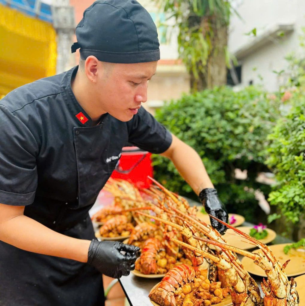 Bếp trưởng Đàm Trọng Bình luôn đặt hết tâm huyết vào trong từng món ăn