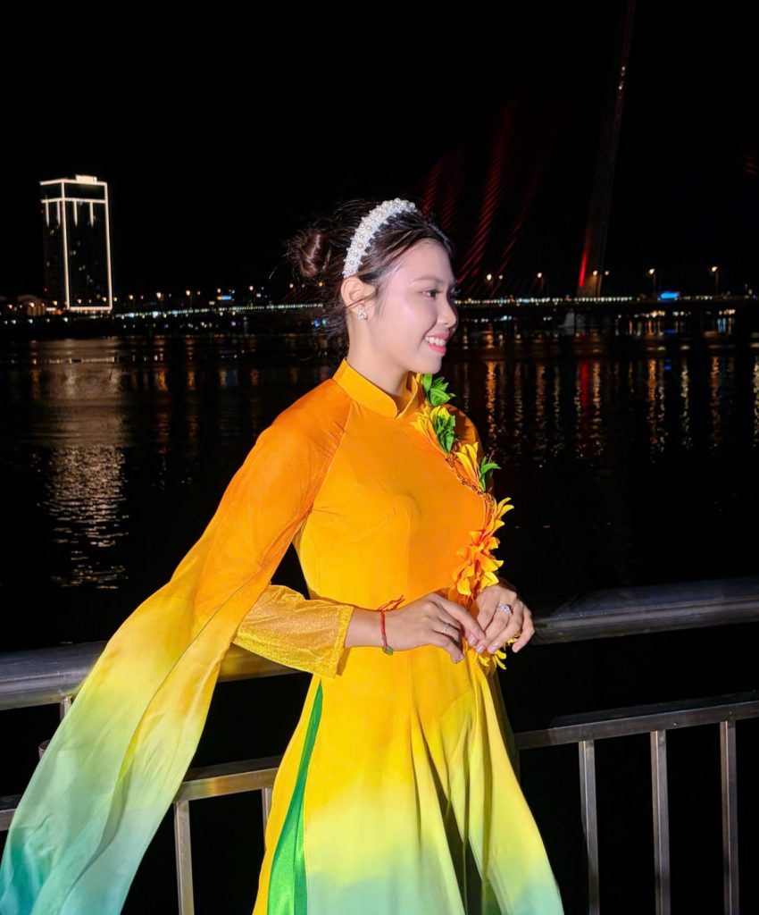 Là người biểu diễn và cũng là người truyền dạy, cô giáo Sử Thanh Phương tin rằng tình yêu nghề sẽ tạo nên những thế hệ yêu nghệ thuật