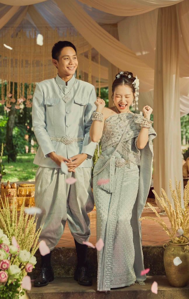 Danh tính chàng trai sánh đôi cùng Phương Mỹ Chi trong MV gây sốt là ai?