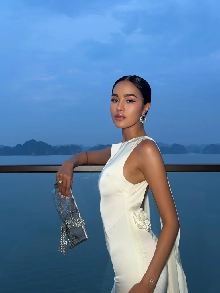 "Hoa hậu đẹp nhất thế giới” Opal Suchata rạng rỡ tại Việt Nam